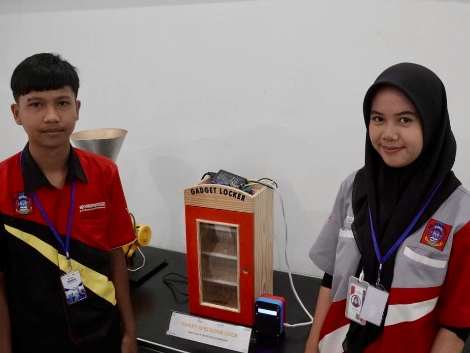 Siapkan Siswa SMK Berdaya Saing Industri, Telkom Gelar Indibiz IoT Competition